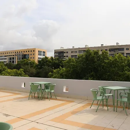 Hi Parque Nacoes - De Juventude Hostal Lisboa