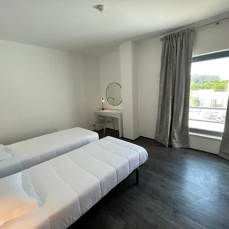 Hostal Hi Parque Nacoes - De Juventude Lisboa