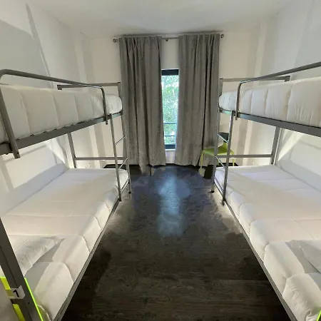 Hi Parque Nacoes - De Juventude بيت شباب