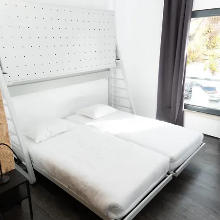 Hostel Hi Parque Nacoes - De Juventude Lisboa